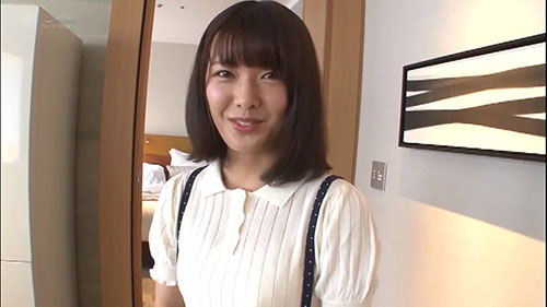 【KMHR-054】使之说疯语的羞耻，红面，兴奋 小泉日向（小泉ひなた） 